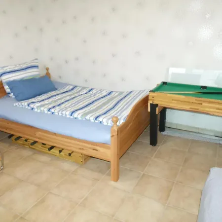 Cosy 3 Whg Incl Grosser Wohnkuche, Smart Tv, Wlan, Eutelsat & Astra Satelliten Tv, Viele Parkplatze Vorhanden, Langzeitmiete *