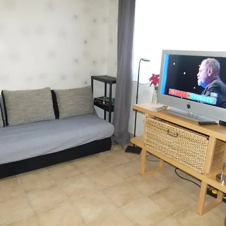 بيت للعطل Cosy 3 Whg Incl Grosser Wohnkueche, Smart Tv, Wlan, Eutelsat & Astra Satelliten Tv, Viele Parkplaetze Vorhanden, Langzeitmiete