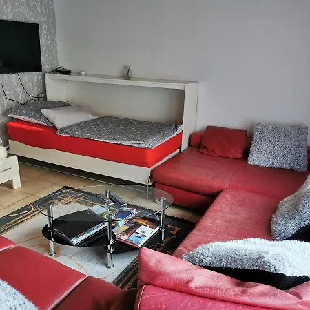 Cosy 3 Whg Incl Grosser Wohnkuche, Smart Tv, Wlan, Eutelsat & Astra Satelliten Tv, Viele Parkplatze Vorhanden, Langzeitmiete *