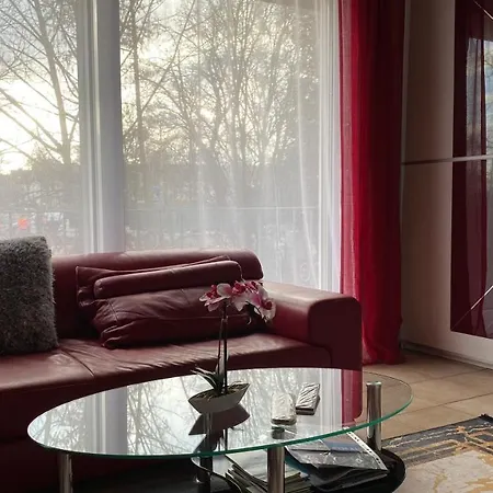 Cosy 3 Whg Incl Grosser Wohnkueche, Smart Tv, Wlan, Eutelsat & Astra Satelliten Tv, Viele Parkplaetze Vorhanden, Langzeitmiete Nyaraló *