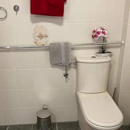 Cosy 3 Whg Incl Grosser Wohnkueche, Smart Tv, Wlan, Eutelsat & Astra Satelliten Tv, Viele Parkplaetze Vorhanden, Langzeitmiete