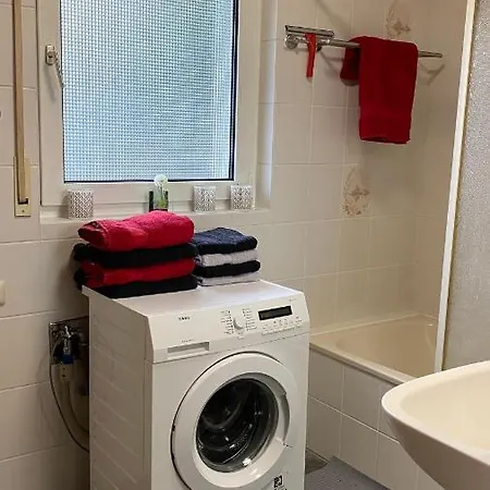 بيت للعطل Cosy 3 Whg Incl Grosser Wohnkueche, Smart Tv, Wlan, Eutelsat & Astra Satelliten Tv, Viele Parkplaetze Vorhanden, Langzeitmiete