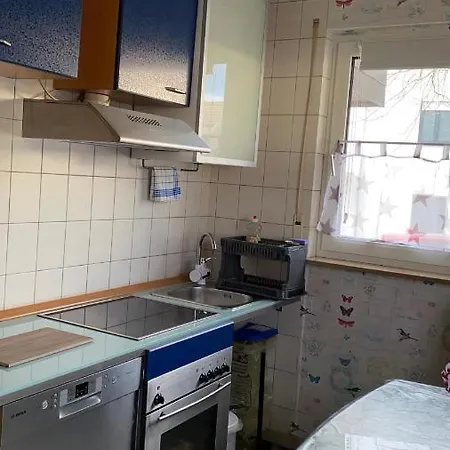 بيت للعطل Cosy 3 Whg Incl Grosser Wohnkueche, Smart Tv, Wlan, Eutelsat & Astra Satelliten Tv, Viele Parkplaetze Vorhanden, Langzeitmiete