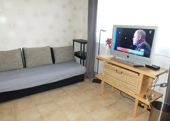 別荘 Cosy 3 Whg Incl Grosser Wohnkueche, Smart Tv, Wlan, Eutelsat & Astra Satelliten Tv, Viele Parkplaetze Vorhanden, Langzeitmiete
