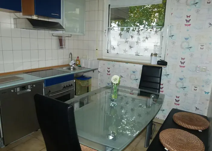 Cosy 3 Whg Incl Grosser Wohnkueche, Smart Tv, Wlan, Eutelsat & Astra Satelliten Tv, Viele Parkplaetze Vorhanden, Langzeitmiete フレールスハイム・アム・マイン