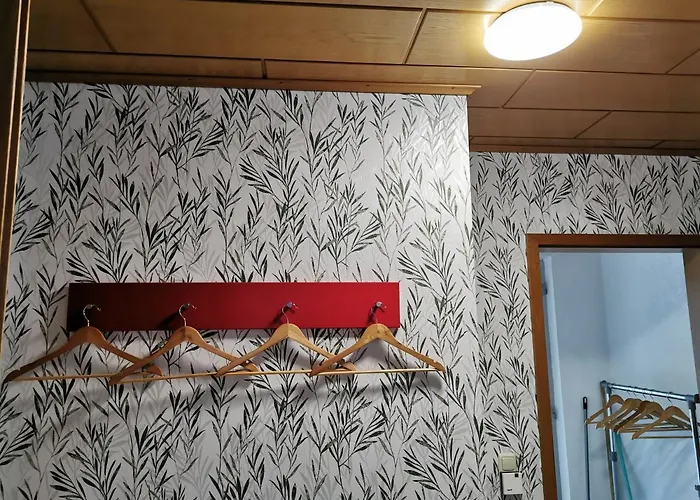 別荘 Cosy 3 Whg Incl Grosser Wohnkueche, Smart Tv, Wlan, Eutelsat & Astra Satelliten Tv, Viele Parkplaetze Vorhanden, Langzeitmiete