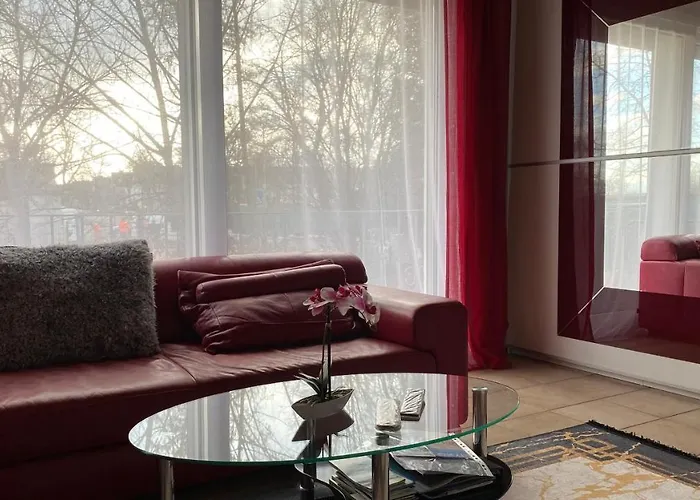 Cosy 3 Whg Incl Grosser Wohnkueche, Smart Tv, Wlan, Eutelsat & Astra Satelliten Tv, Viele Parkplaetze Vorhanden, Langzeitmiete 別荘 *