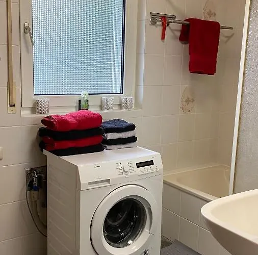 別荘 Cosy 3 Whg Incl Grosser Wohnkueche, Smart Tv, Wlan, Eutelsat & Astra Satelliten Tv, Viele Parkplaetze Vorhanden, Langzeitmiete